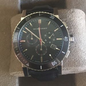 Burberry Chronograph Black Leather Mens Watch🌱